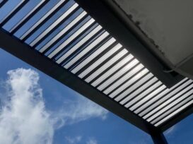 Picola Front Leaning